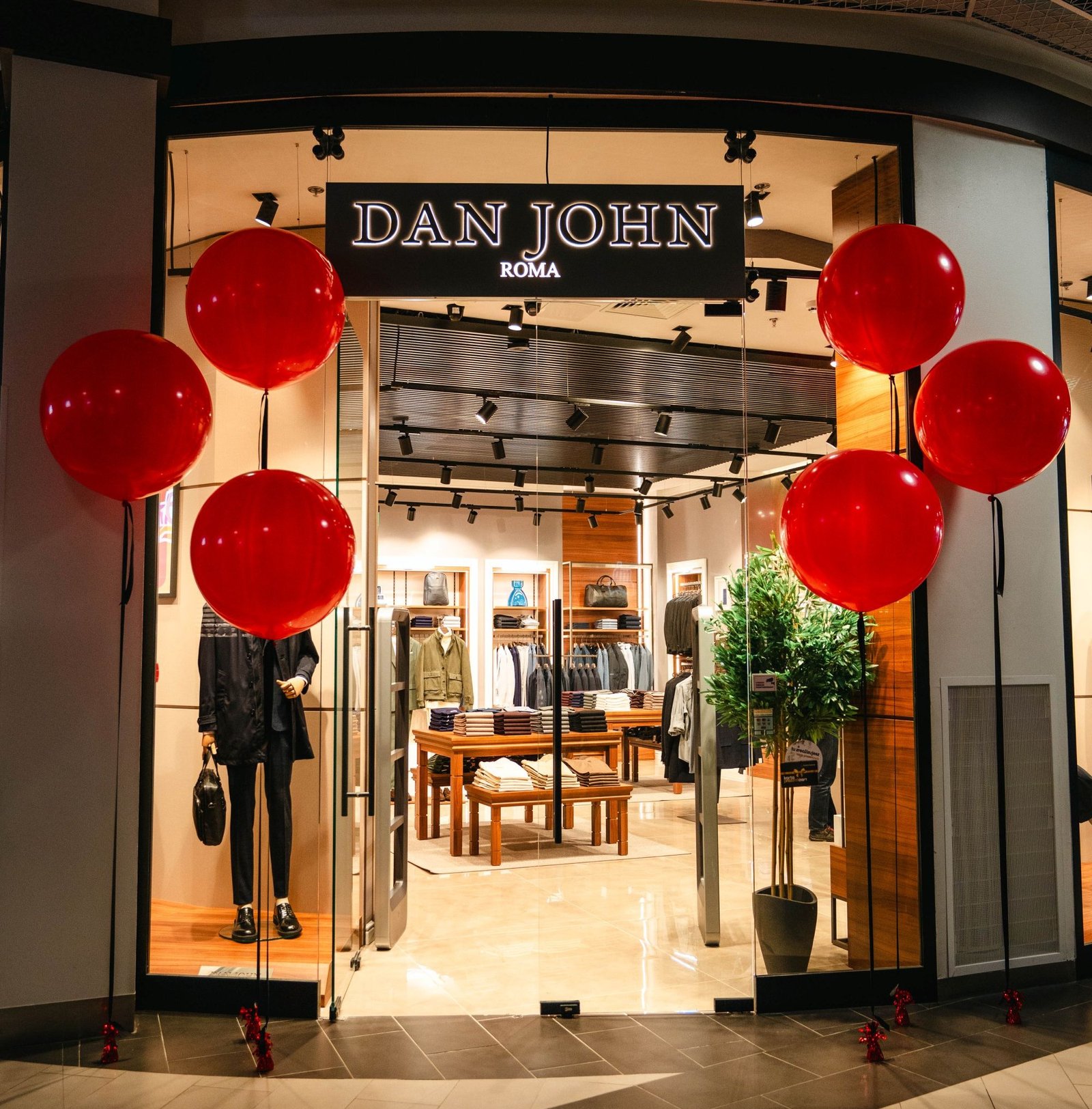 Włoska marka mody męskiej DAN JOHN wkracza do Polski